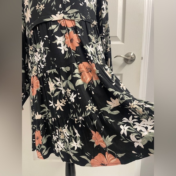 Chic Black Floral Long Sleeve Dress - Picture 5 of 10